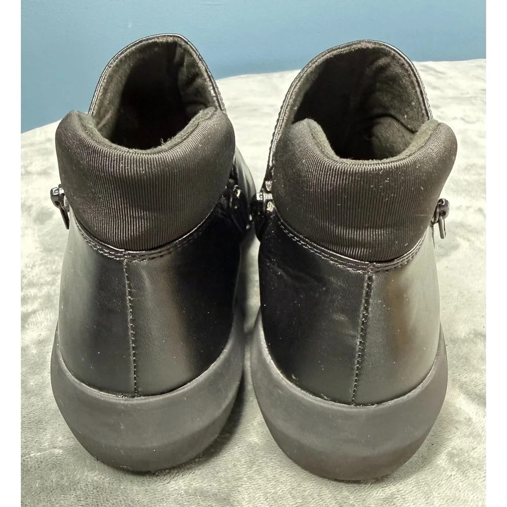 Clarks Collection Ankle Boots Womens 9 Black Leather Zip Cushion Soft